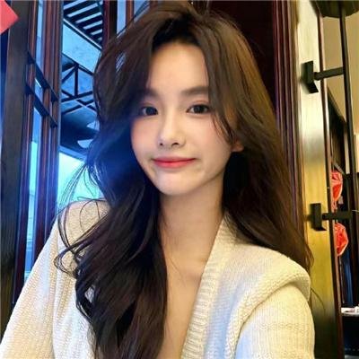 绿衣女子